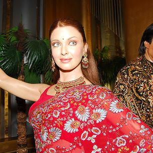 Aishwarya Rai & Amithab Bachchan (2040)