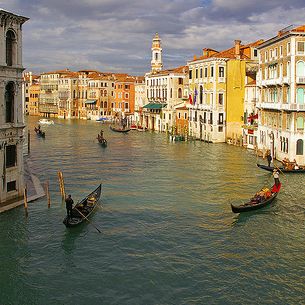 Gondolas at the Rialto