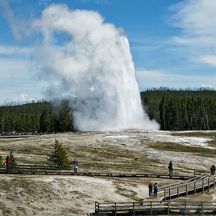 old faithful yellowstone national park