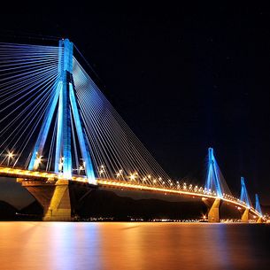 rio-antirrio by light